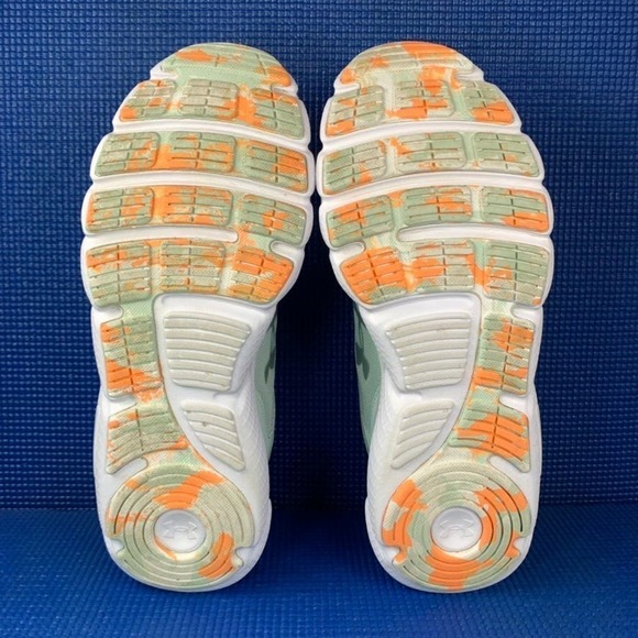 UNDER ARMOUR CHARGED ASSERT 9 Women`s Size 9.5 Green Running Shoes 3024853-300 - Picture 7 of 8